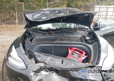 2021 Tesla Model Y Standard Range Rear-Wheel Drive z USA, uszkodzony, nr VIN 5YJYGDED4MF126113